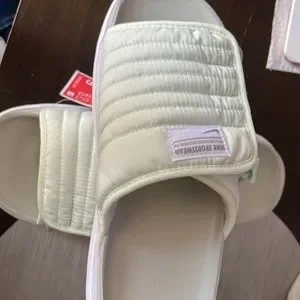 BARELY GREEN/DUSTY SAGE
VERT DISCRET/SAUG POUDREUX
9
DH8469 300
UK 6.5
BR 39 Wmns Asuna 2 Slide  main image 3